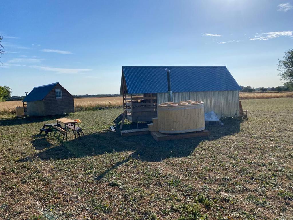 Fen Meadows Glamping - Luxury Cabins And Bell Tents Cambridge  Eksteriør bilde