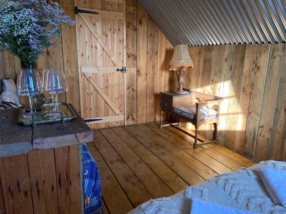 Fen Meadows Glamping - Luxury Cabins And Bell Tents Cambridge  Eksteriør bilde