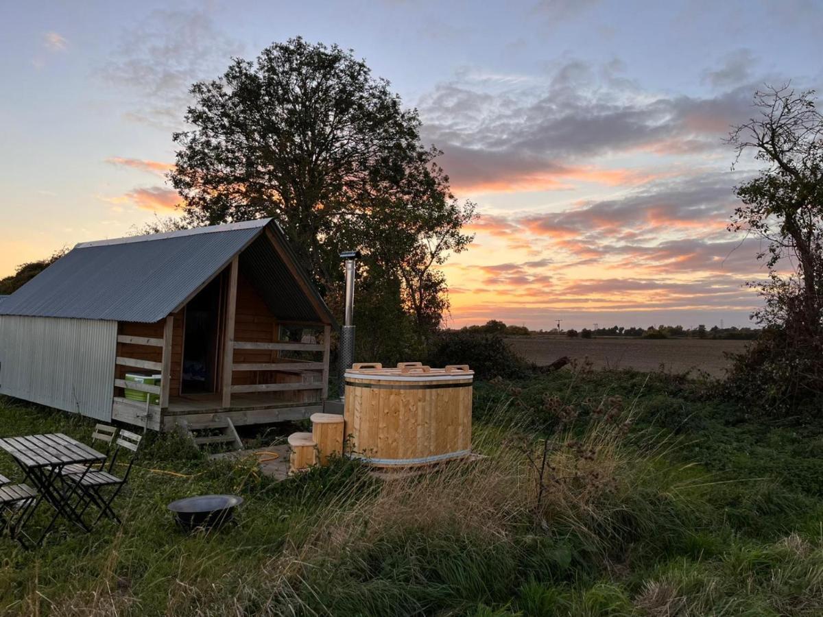 Fen Meadows Glamping - Luxury Cabins And Bell Tents Cambridge  Eksteriør bilde
