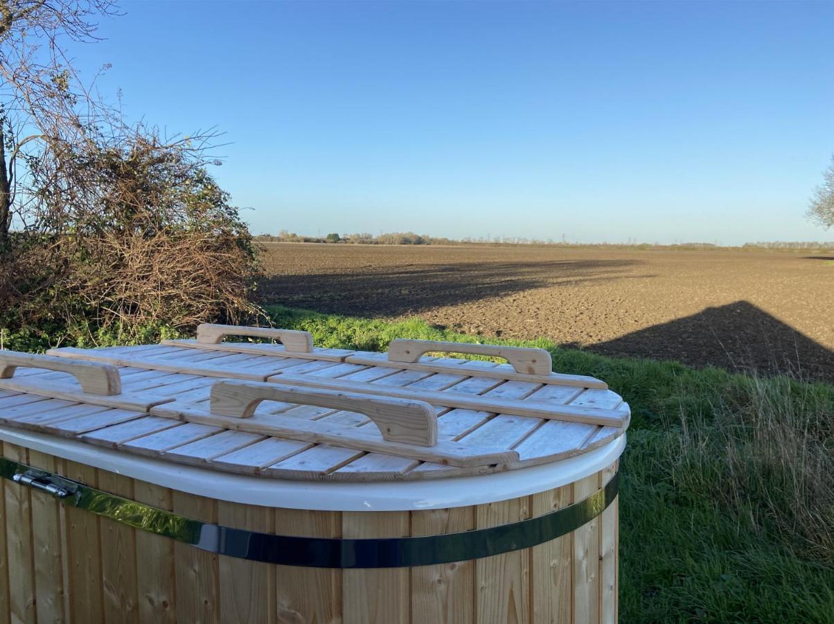 Fen Meadows Glamping - Luxury Cabins And Bell Tents Cambridge  Eksteriør bilde