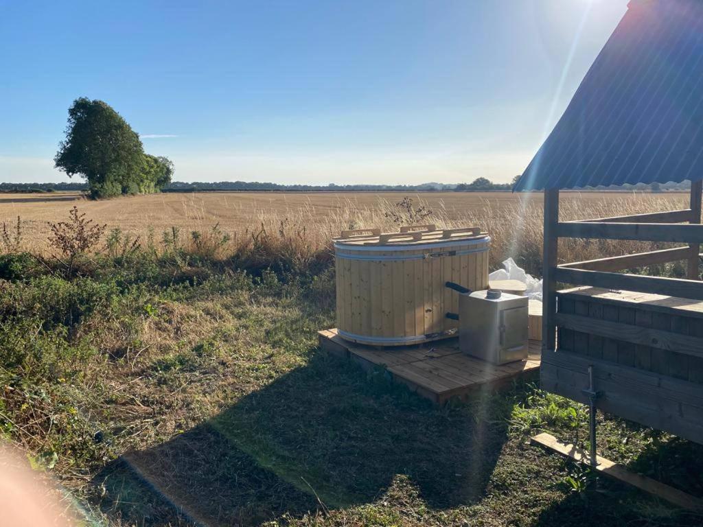 Fen Meadows Glamping - Luxury Cabins And Bell Tents Cambridge  Eksteriør bilde