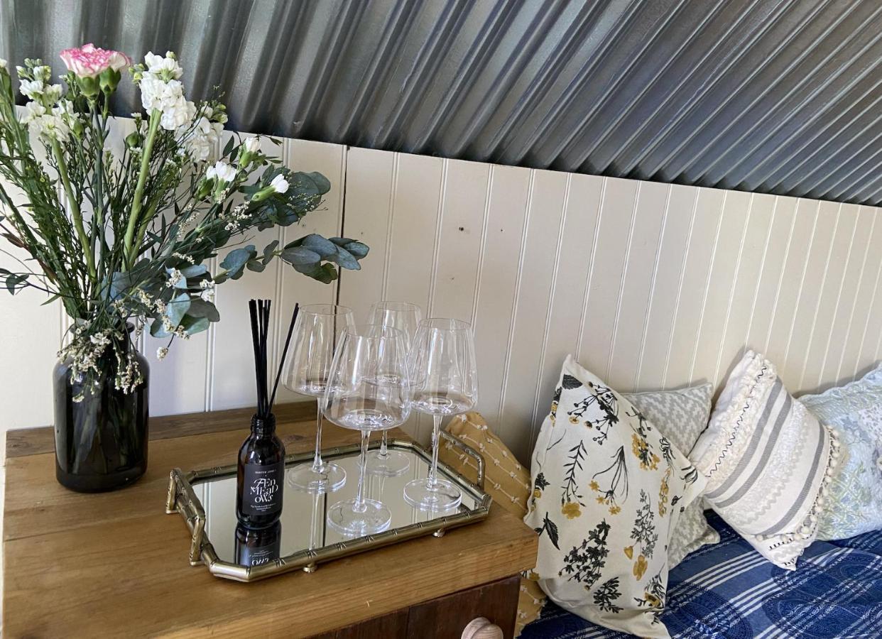 Fen Meadows Glamping - Luxury Cabins And Bell Tents Cambridge  Eksteriør bilde