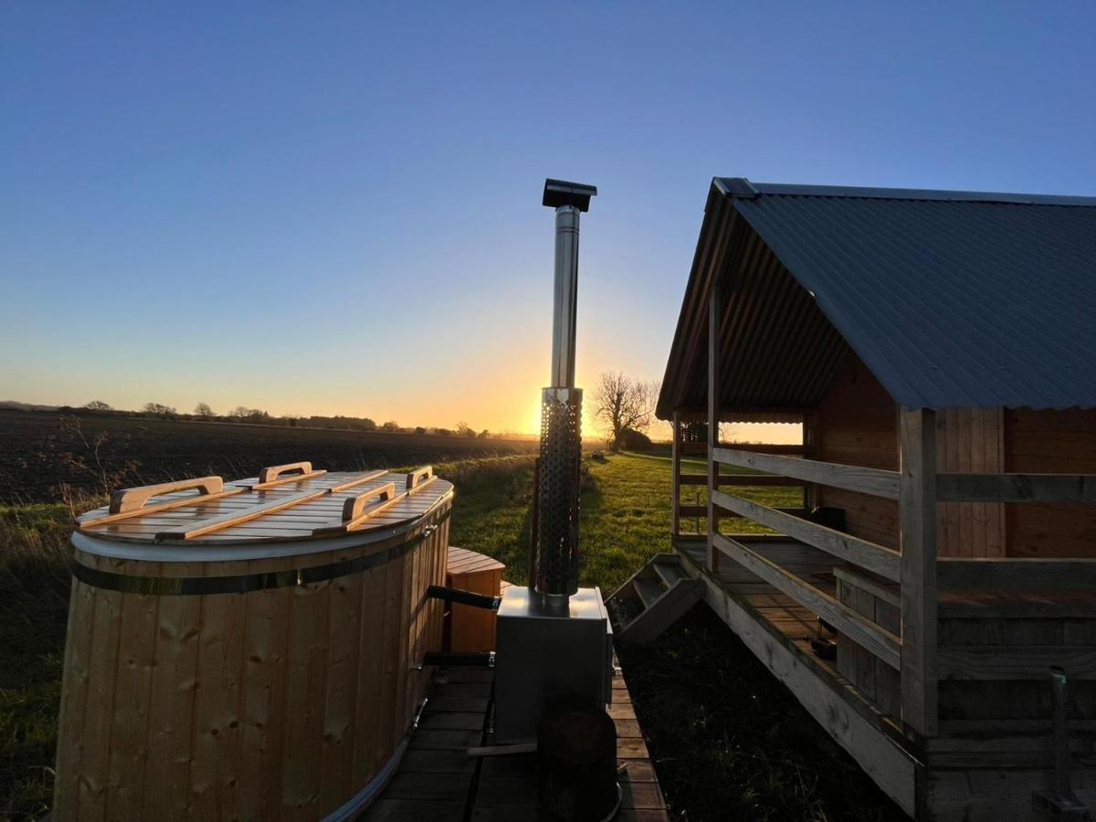 Fen Meadows Glamping - Luxury Cabins And Bell Tents Cambridge  Eksteriør bilde