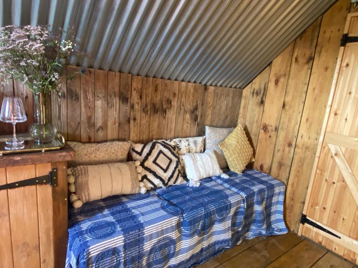 Fen Meadows Glamping - Luxury Cabins And Bell Tents Cambridge  Eksteriør bilde