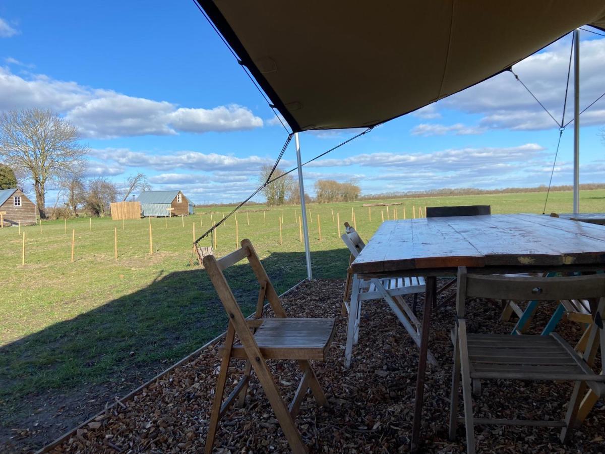 Fen Meadows Glamping - Luxury Cabins And Bell Tents Cambridge  Eksteriør bilde