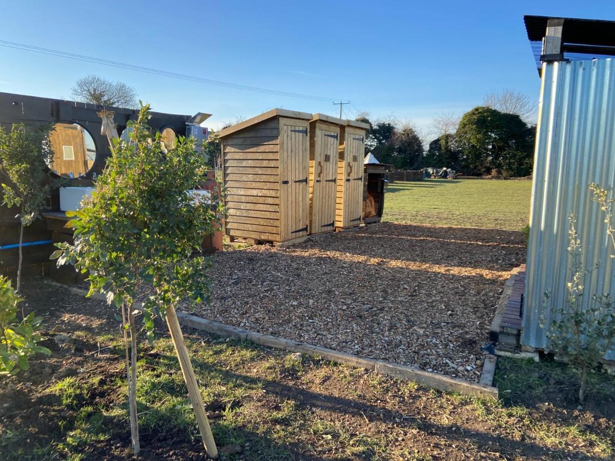 Fen Meadows Glamping - Luxury Cabins And Bell Tents Cambridge  Eksteriør bilde