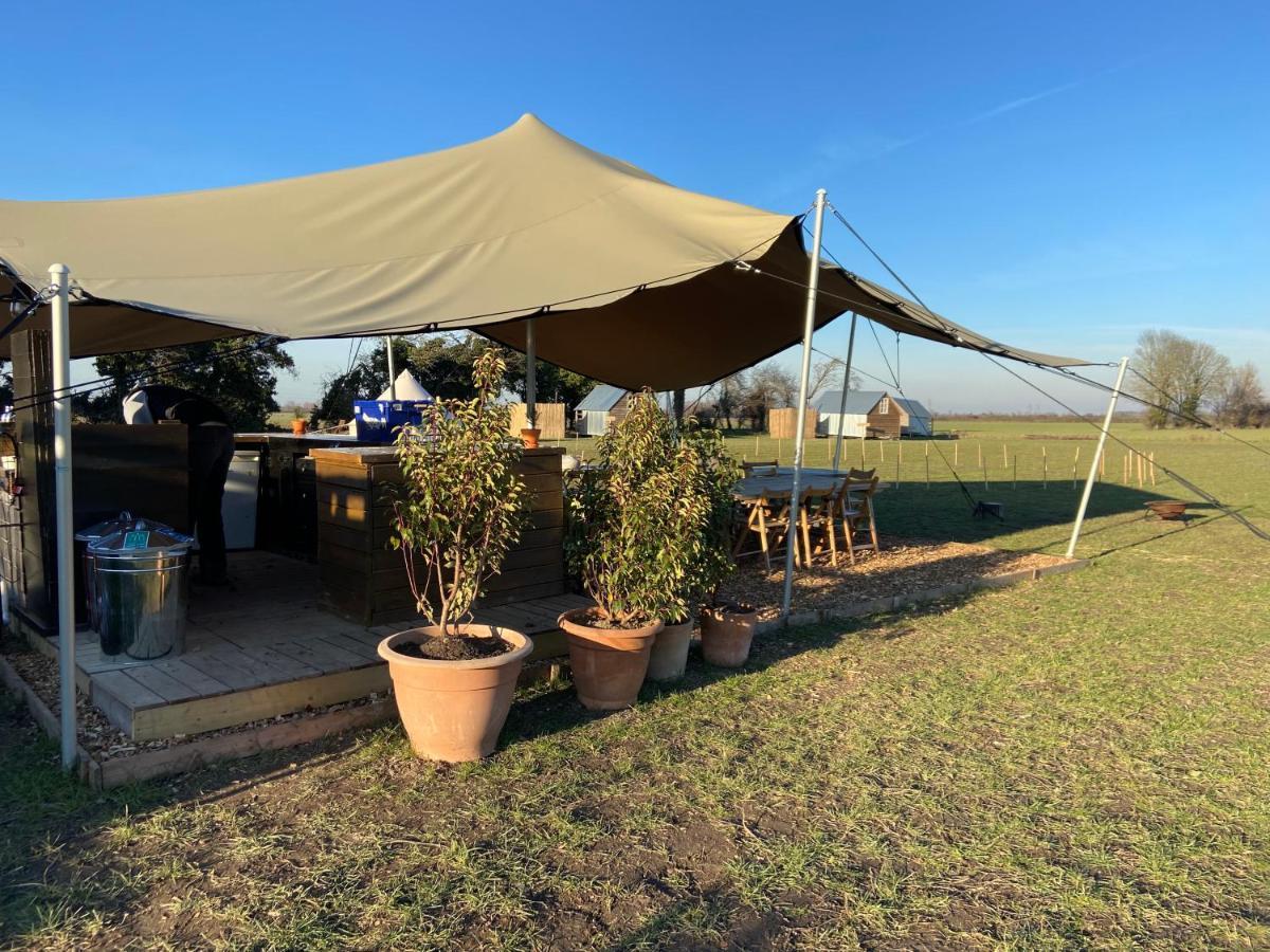 Fen Meadows Glamping - Luxury Cabins And Bell Tents Cambridge  Eksteriør bilde