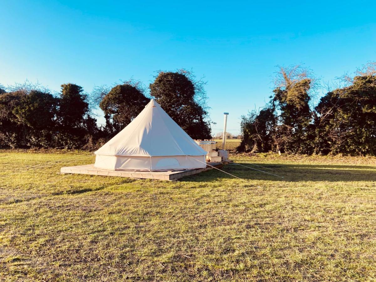 Fen Meadows Glamping - Luxury Cabins And Bell Tents Cambridge  Eksteriør bilde