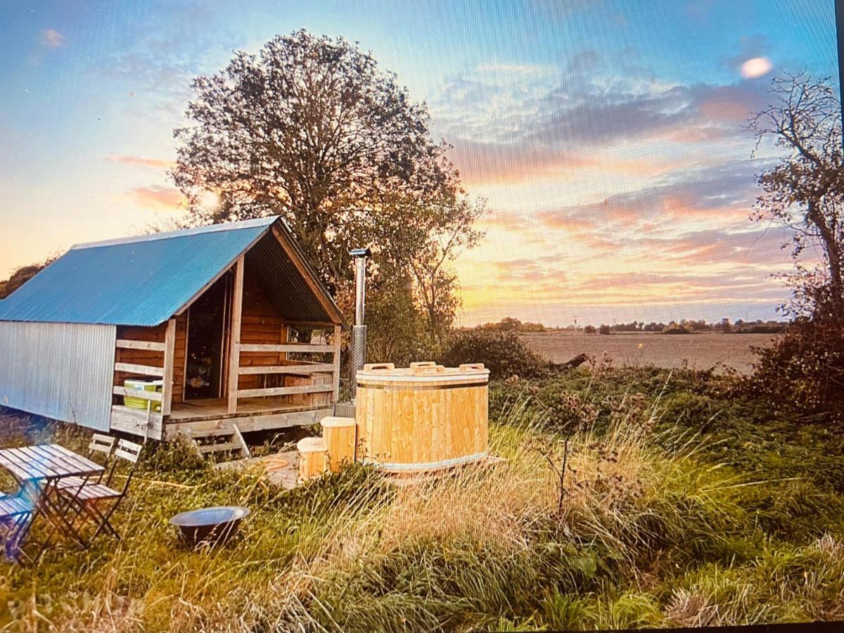 Fen Meadows Glamping - Luxury Cabins And Bell Tents Cambridge  Eksteriør bilde