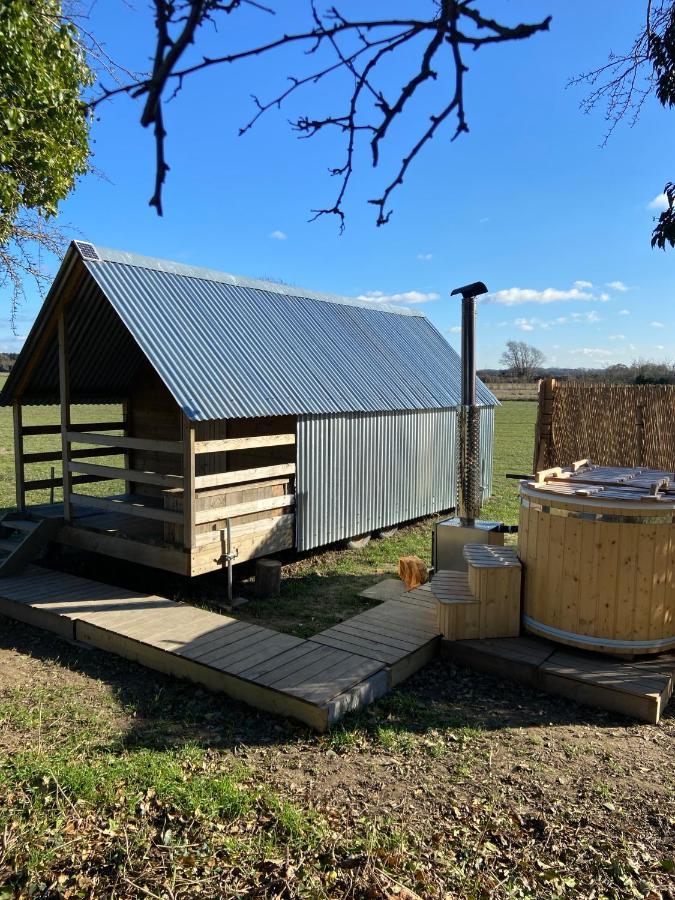 Fen Meadows Glamping - Luxury Cabins And Bell Tents Cambridge  Eksteriør bilde