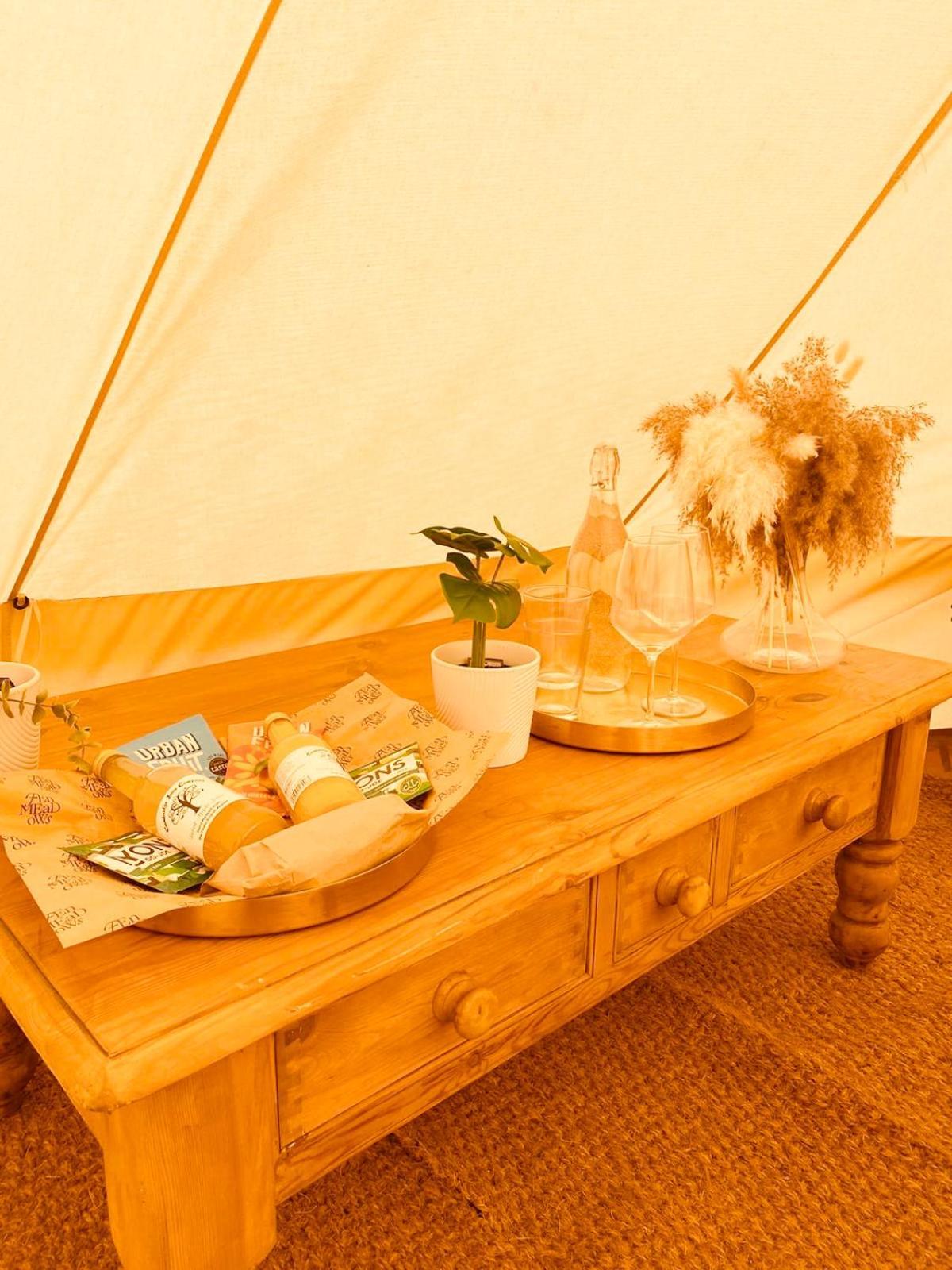 Fen Meadows Glamping - Luxury Cabins And Bell Tents Cambridge  Eksteriør bilde